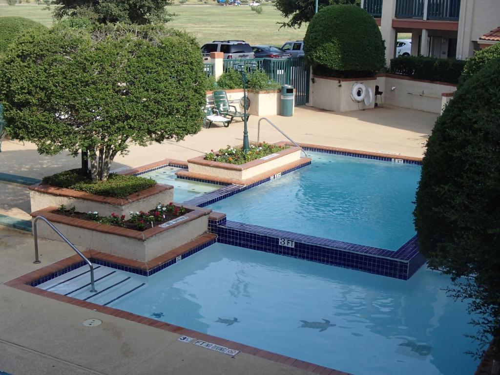 Econo Lodge Inn And Suites Arlington Eksteriør billede